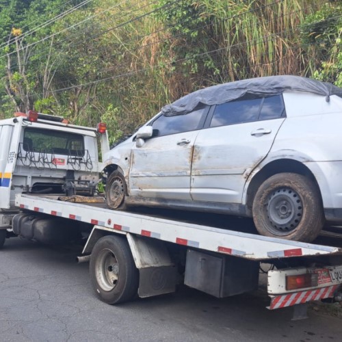 Guarda Municipal retira 46 veículos em estado de abandono das ruas de VR visando à segurança dos bairros